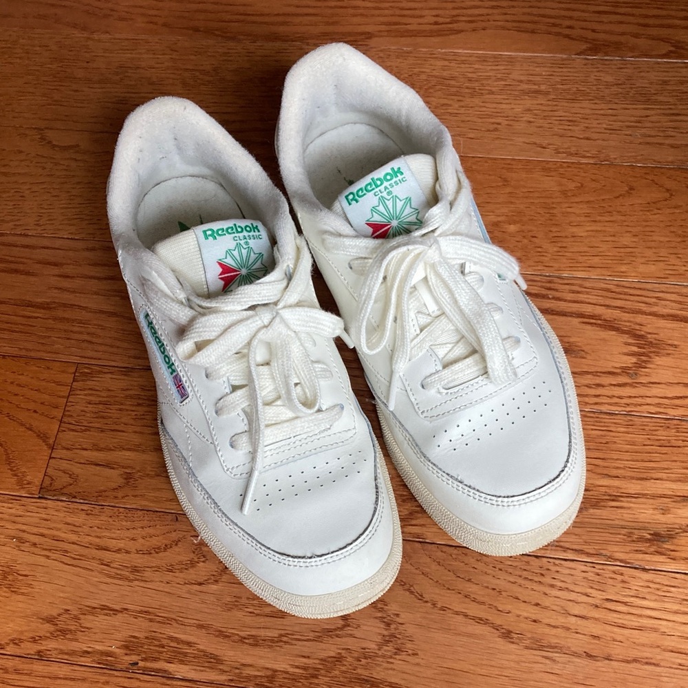 Reebok Kids White Leather Sneakers with Green & Red Accents-kid size 5/ womens 7